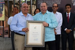  El ministro de Cultura, arquitecto Eduardo Selman y el fotógrafo Mariano Hernández.